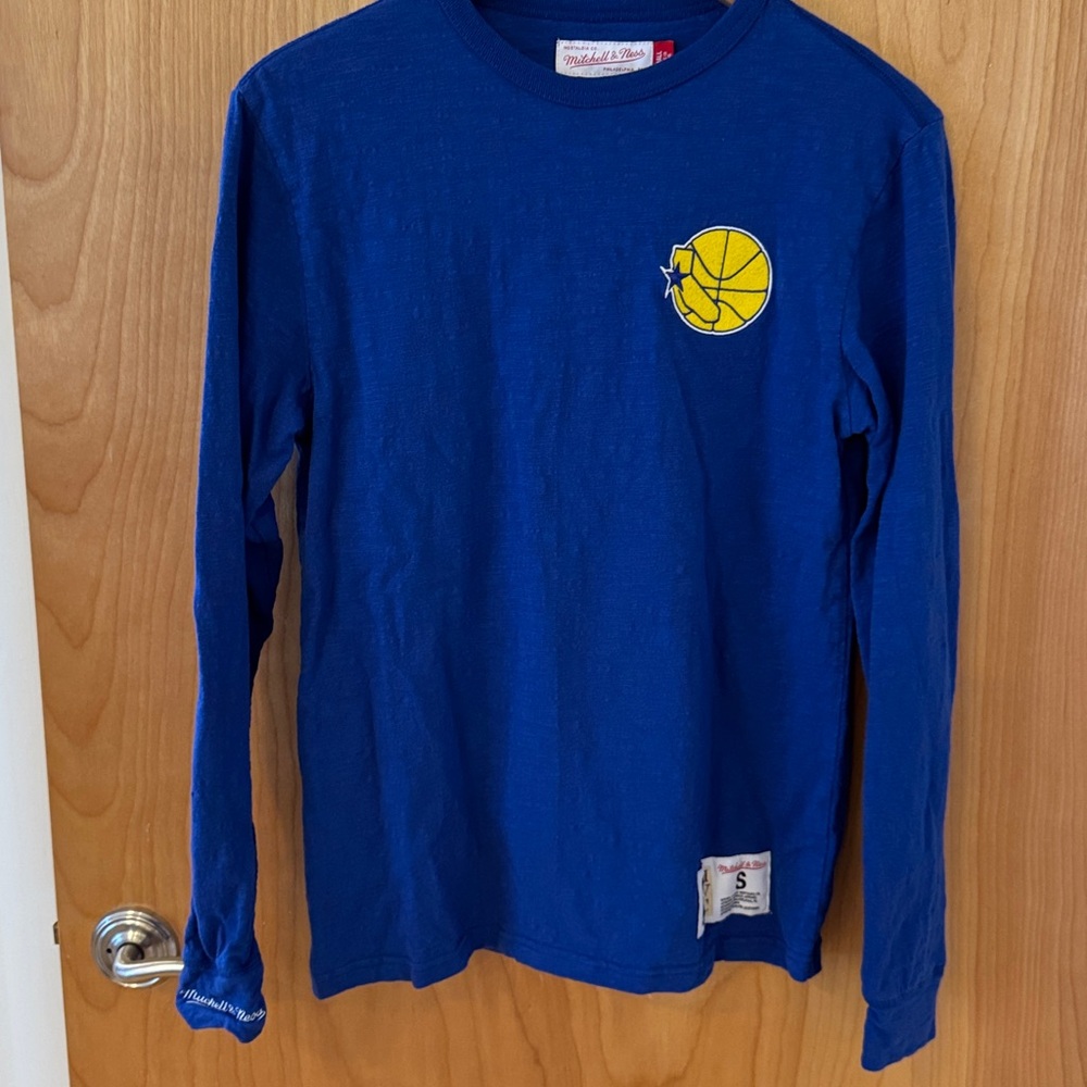 Mitchell & Ness Nostalgia Co. Men’s Golden State Warriors Long Sleeve Tee Small